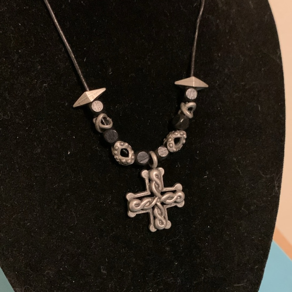 Short cross necklace 16”